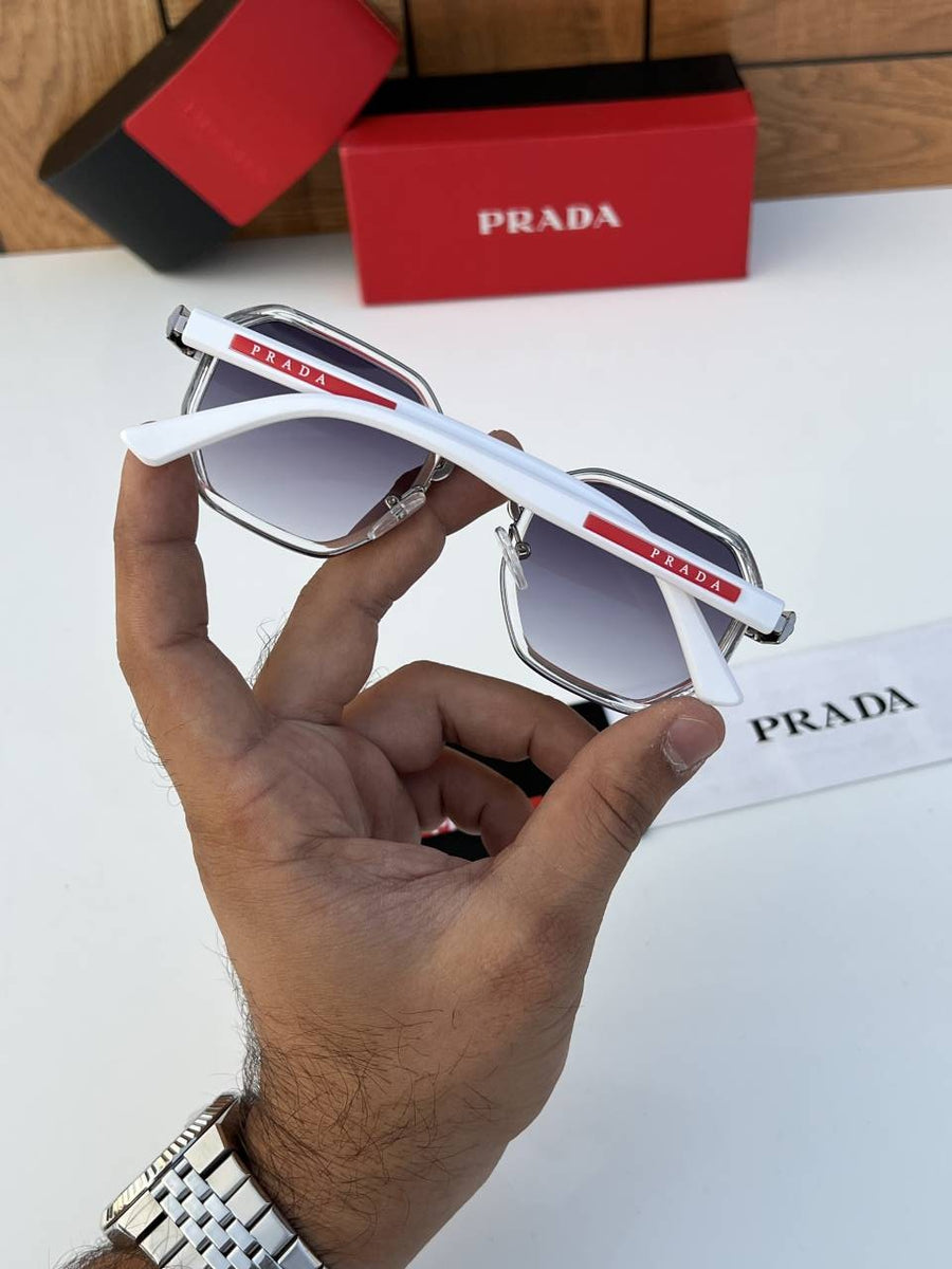Prada_660_silver_white