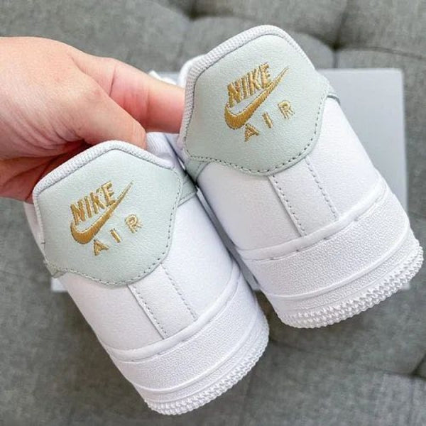 Nike_Airforce_1_Low_Mini_Swoosh_White_Grey_Gold