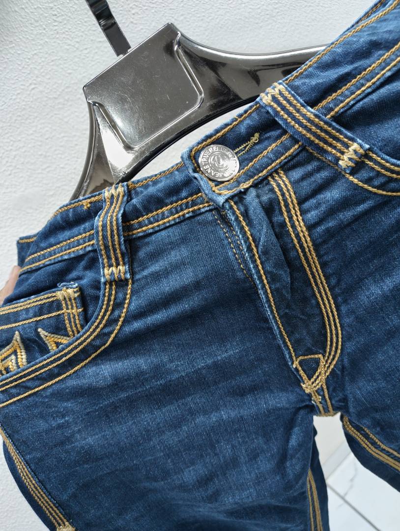 TRUE RELIGION IMPORTED STORE ARTICLE JEANS