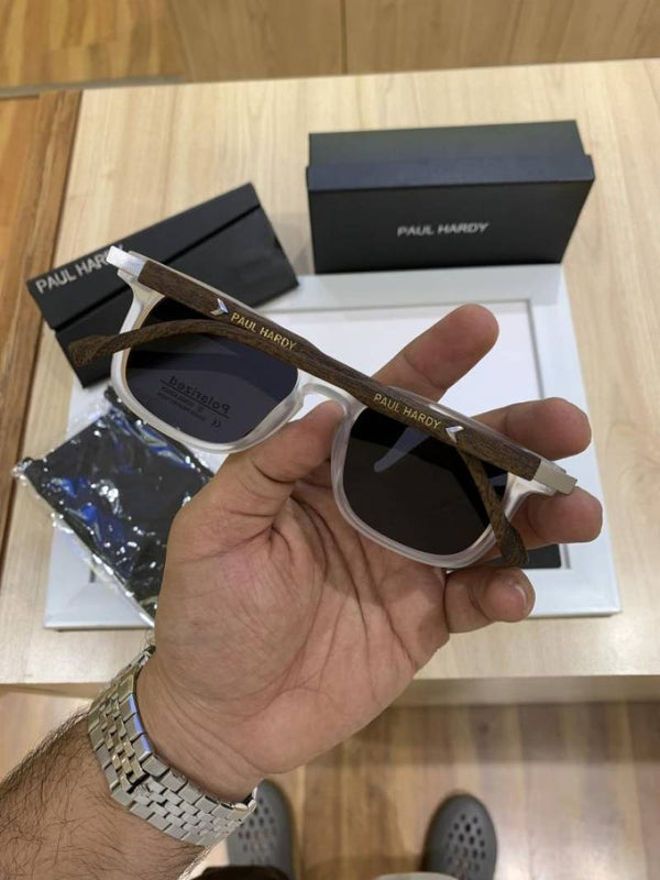 Paul hardy 10078 white black
