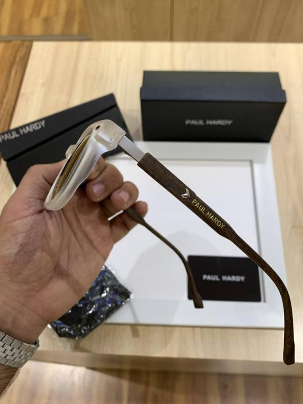 Paul hardy 10078 white black