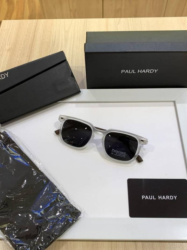 Paul hardy 10078 white black