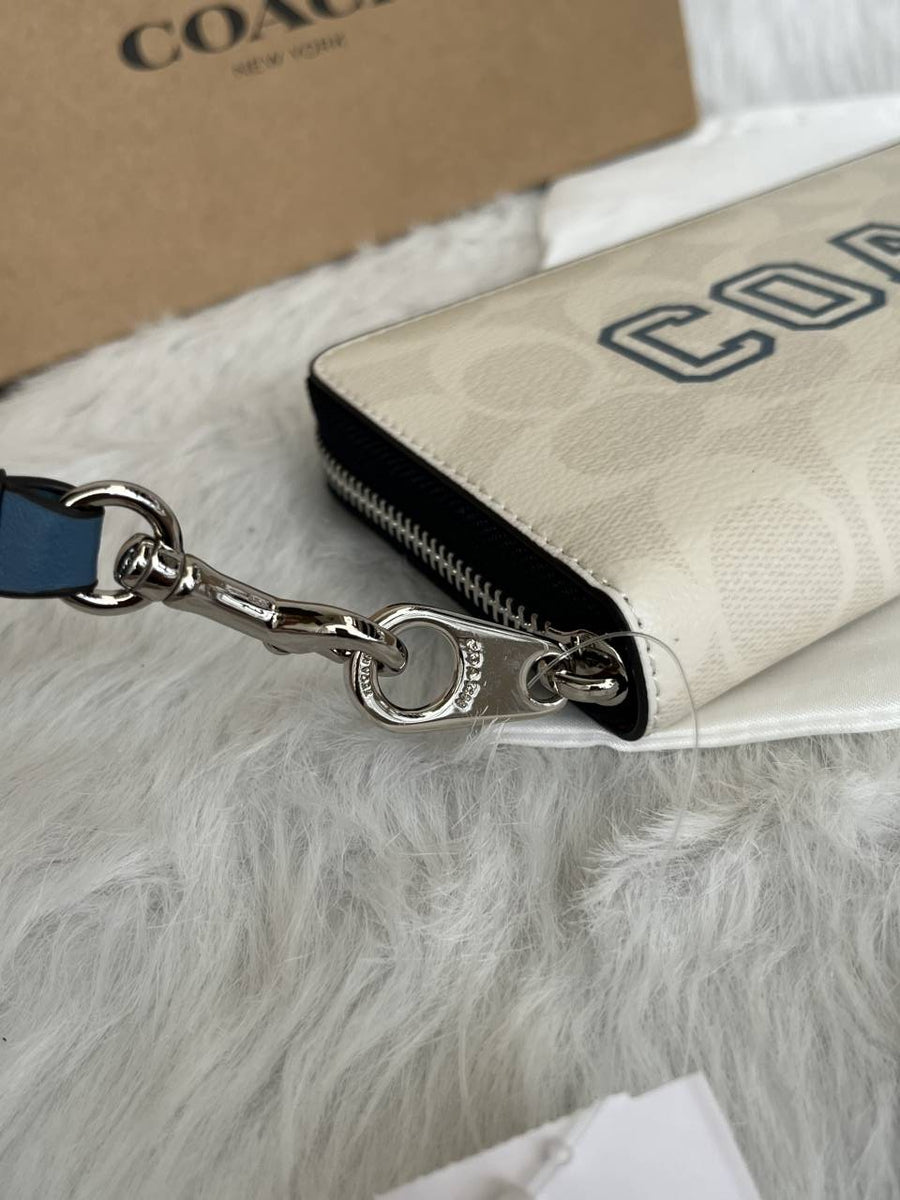 Coach_9-3_Premium_quality_zipper_Wallet_With_Box_Tags_DustCover_Highend_Qualitu