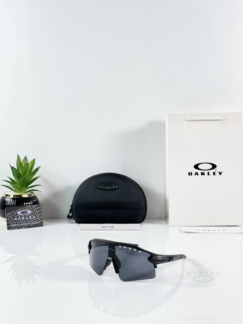 Okley 0958 Black