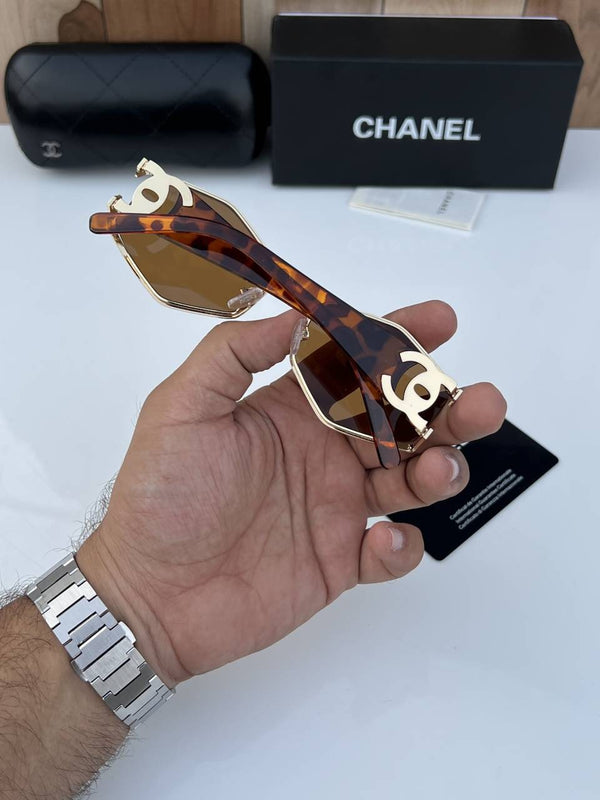 Chanel_98121_gold_brown