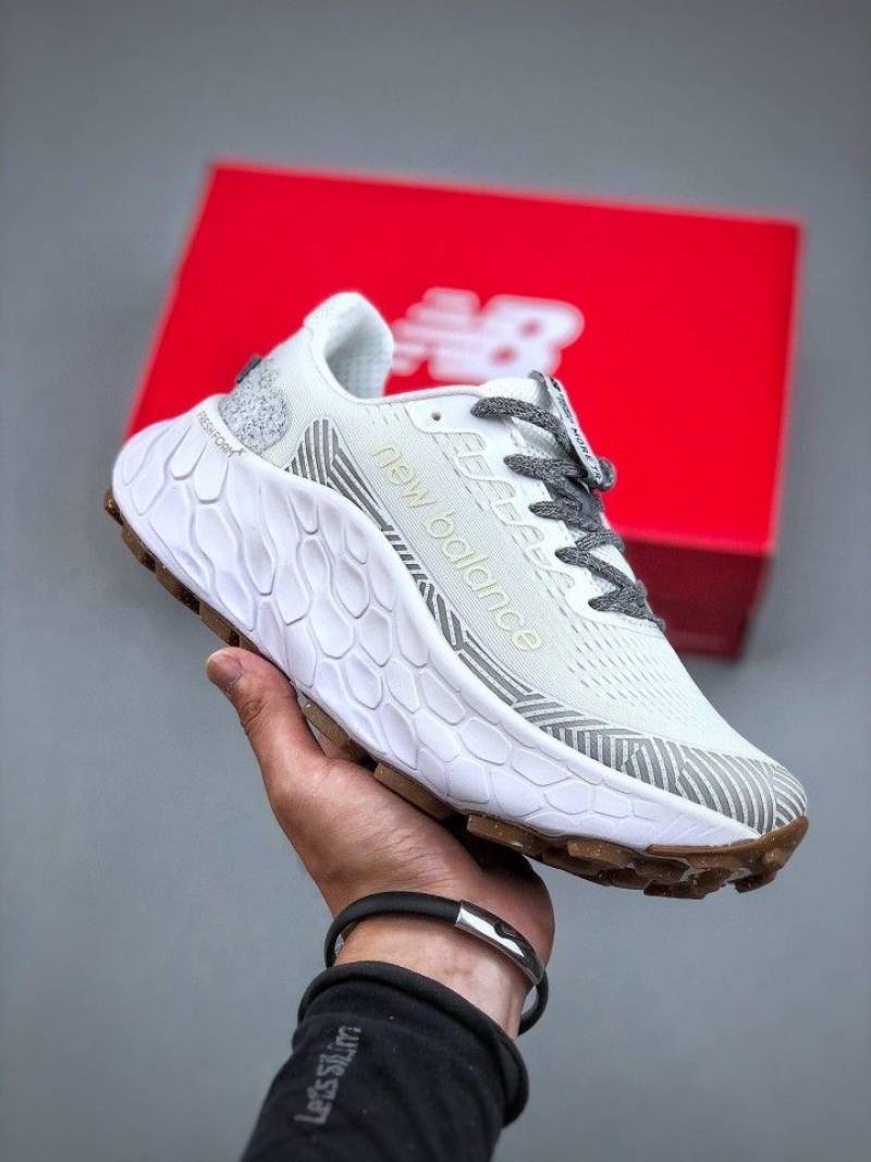 New Balence Fresh Foam X More Trail v3 All White