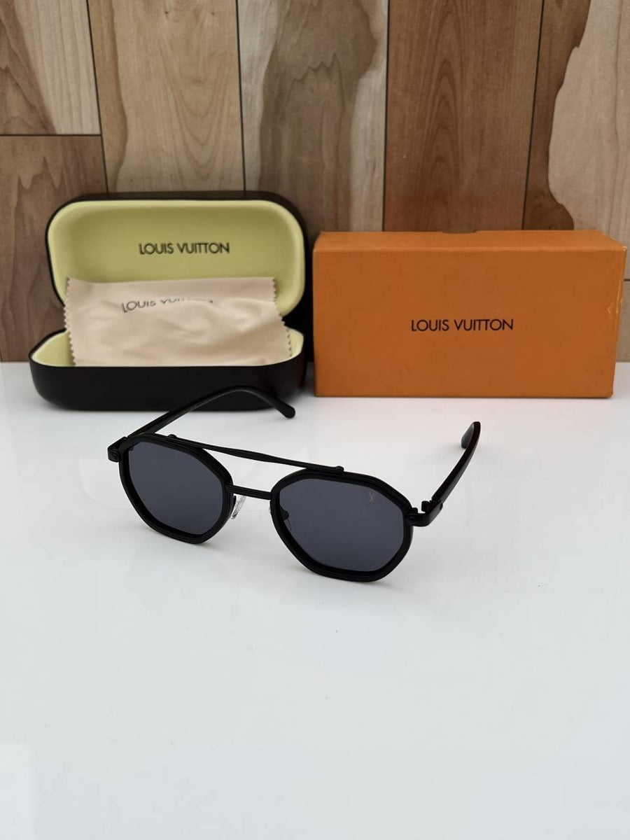 Louis Vuitton_98336_black