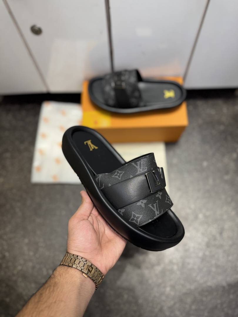 Louis Vuitton LV LOGO PREMIUM SLIDE BLACK GREY 008