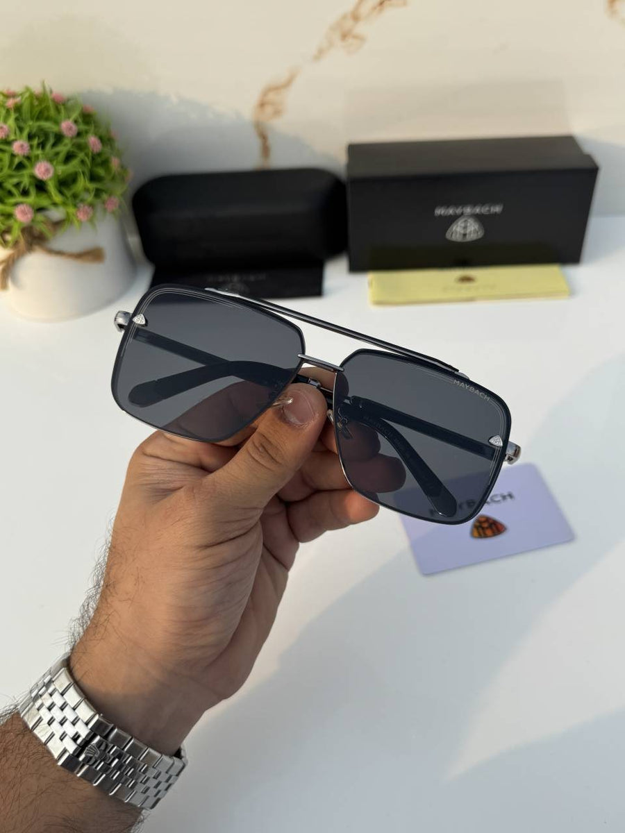 Maybach_72273_silver_black
