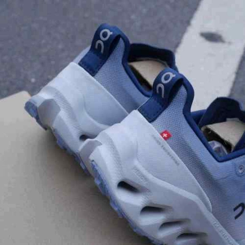 On Cloudsurfer Trail Waterproof Chambray Glacier 573