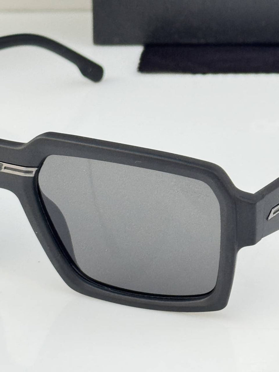 Carrera black