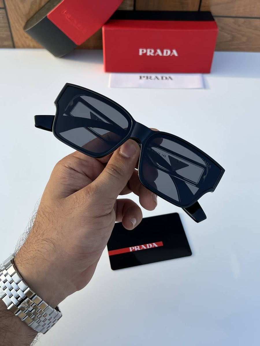 Prada_899_glossy_black
