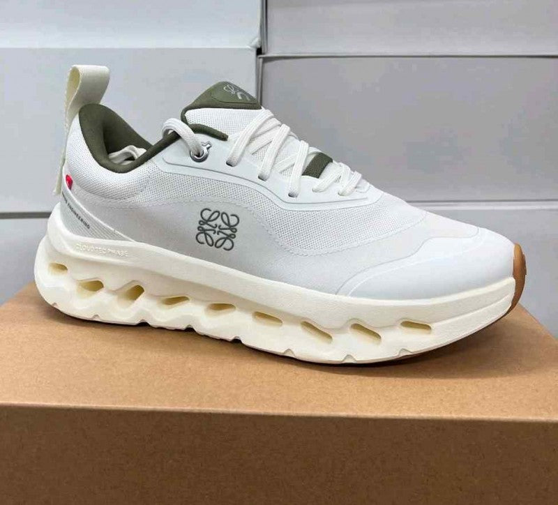 LOEWE X ON Cloudtilt 2 0 white green