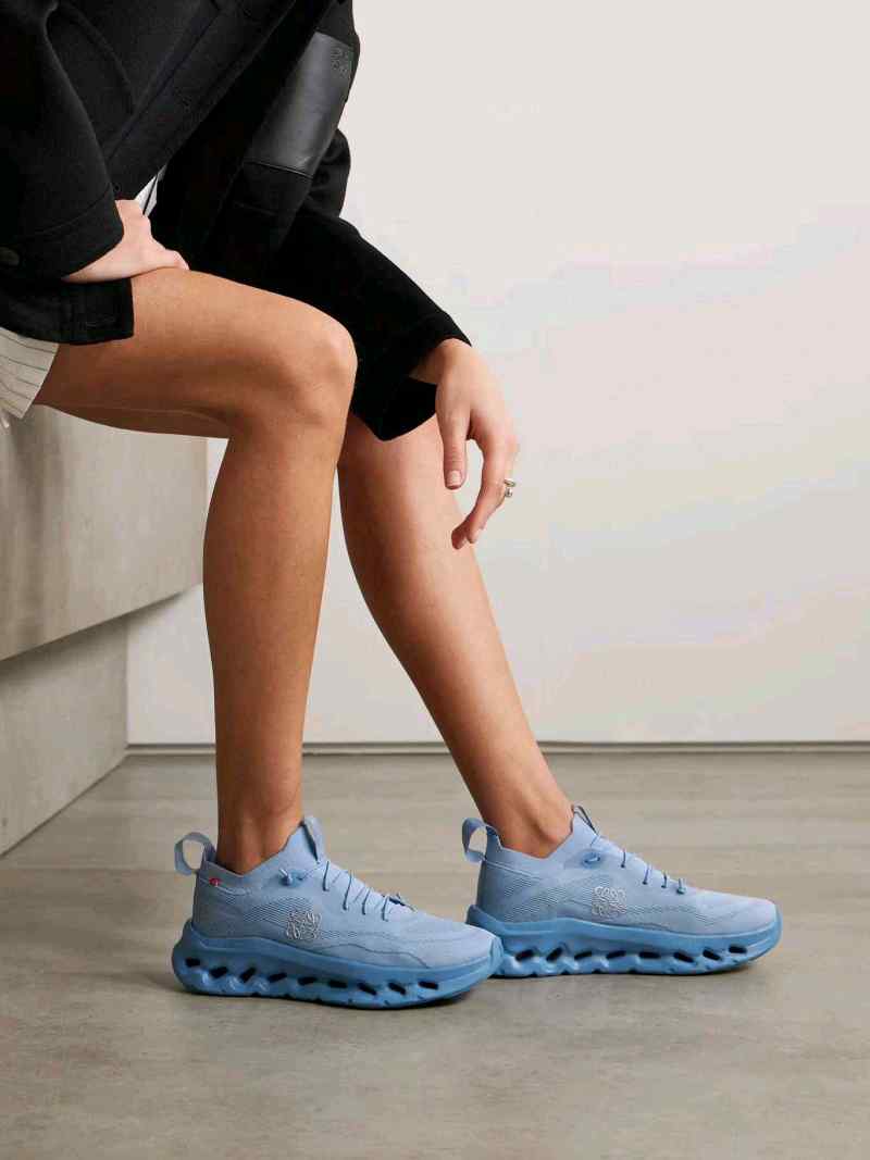 On Cloudtilt Running Loewe Sneaker Electric Blue