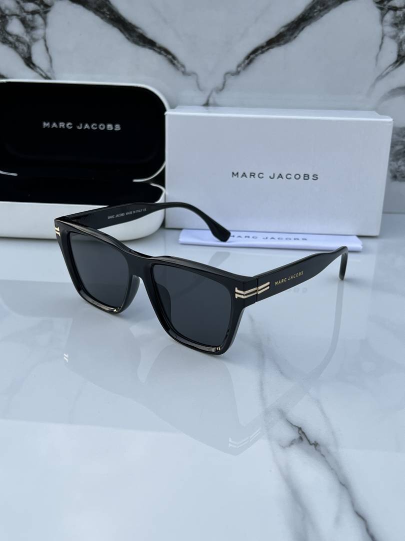 Marc_jacobs_1002_full_black