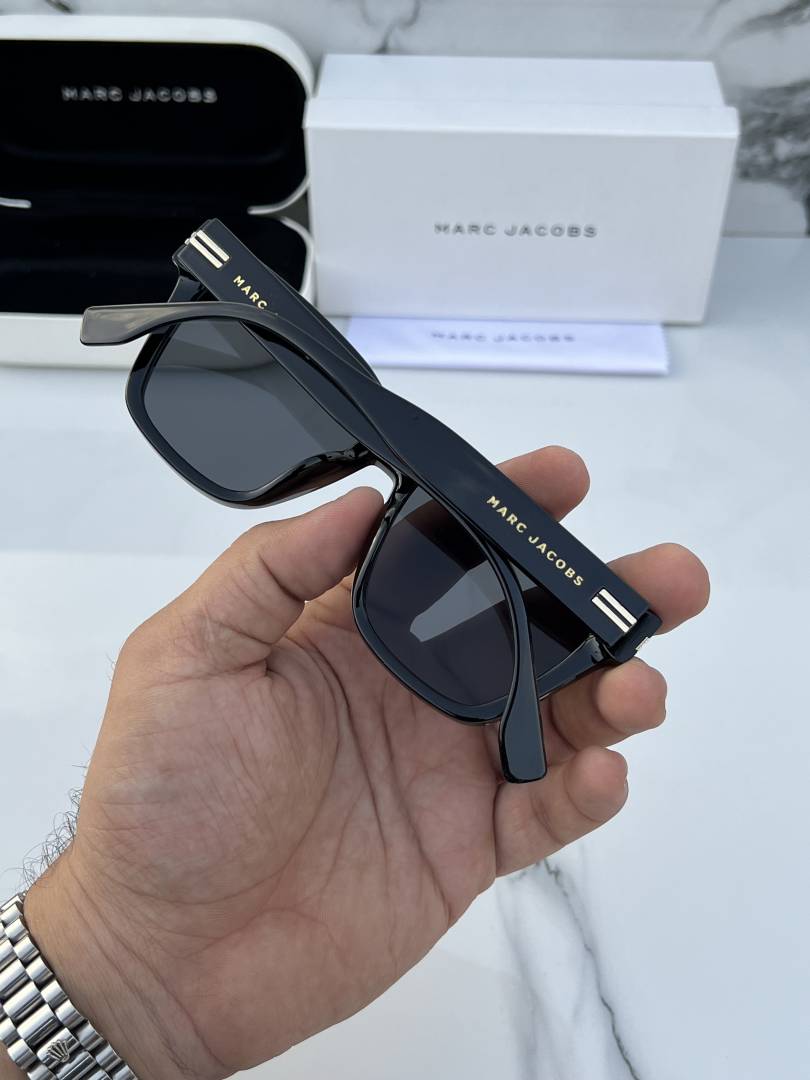 Marc_jacobs_1002_full_black
