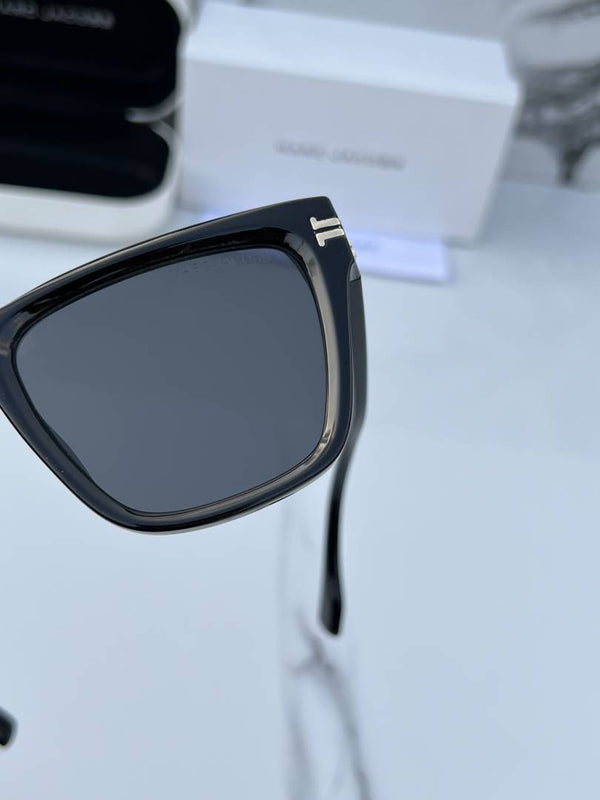 Marc_jacobs_1002_full_black