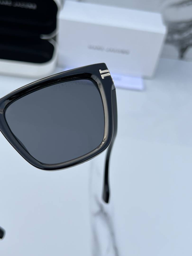 Marc_jacobs_1002_full_black