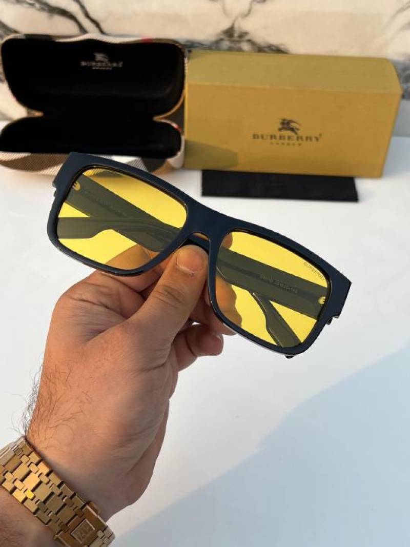 Burberry_69019_yellow