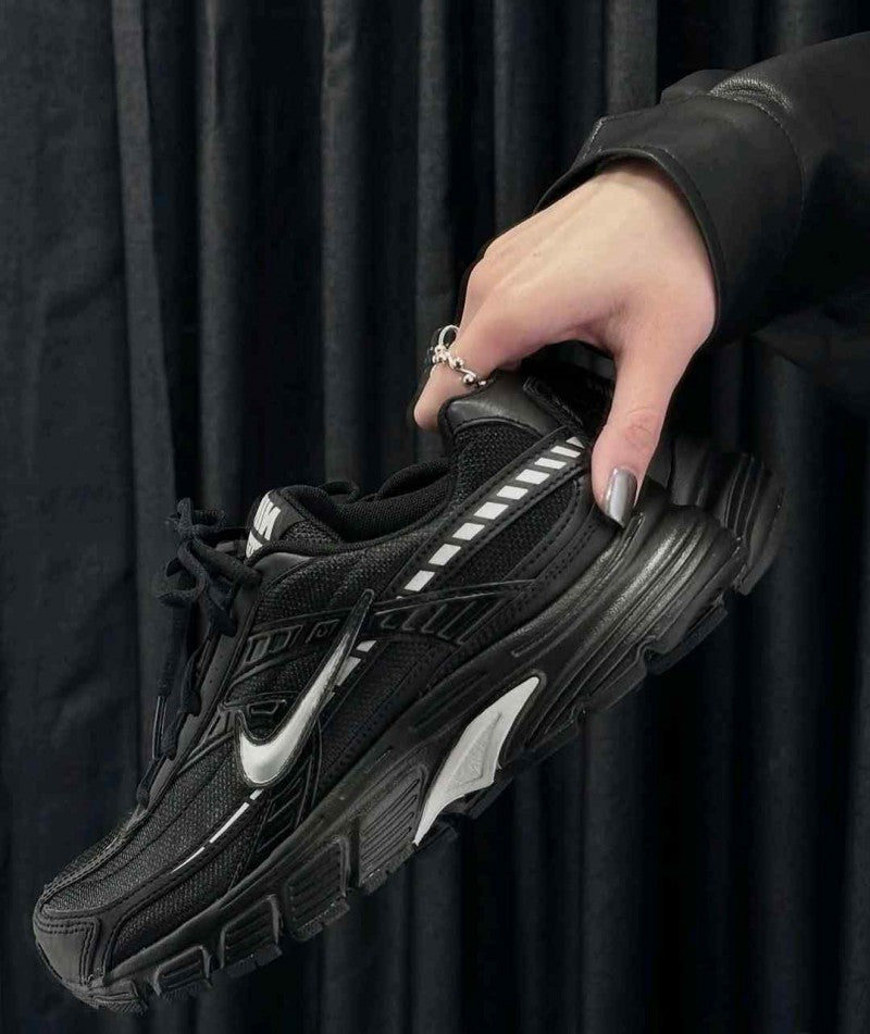 Nike Initiator Black Grey Silver