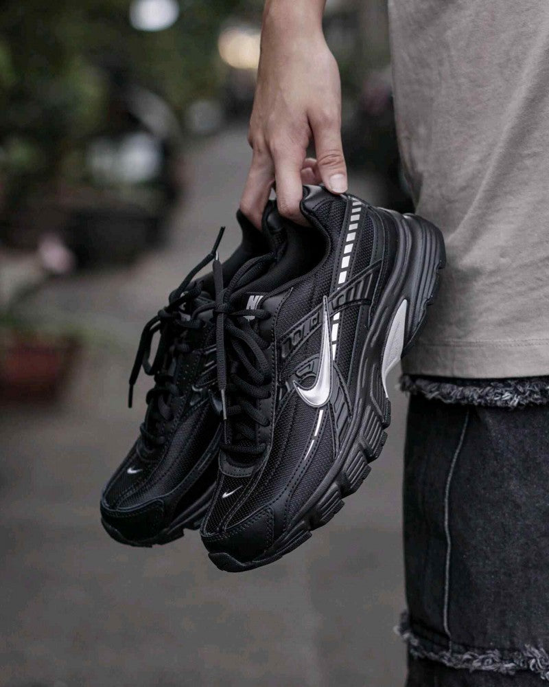 Nike Initiator Black Grey Silver