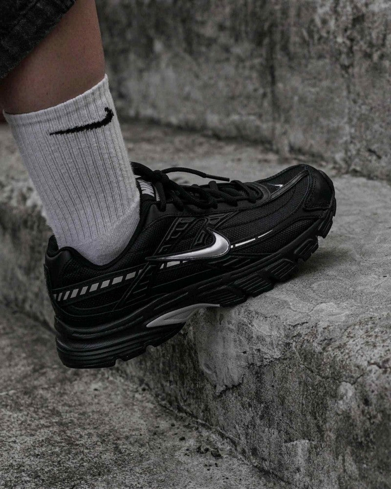 Nike Initiator Black Grey Silver