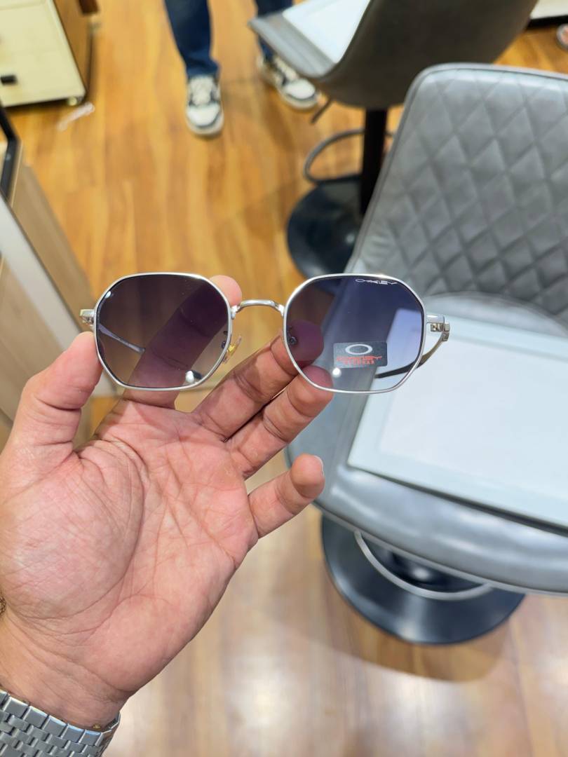 Oakley 24013 silver black