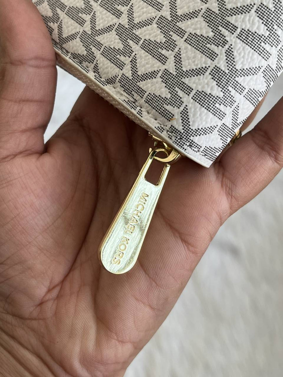 Michael_Kors_137_Zippy_Wallet_With_OriginalBox_DustCover_Premium