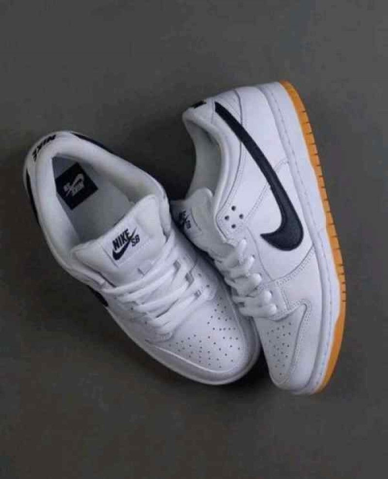 Nike sb dunk low white gum