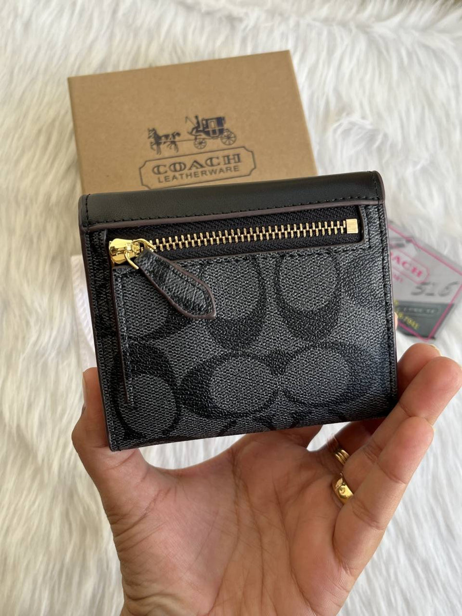 Coach_122_Trifold_Wallet_With_OriginalBox_DustCover_Card
