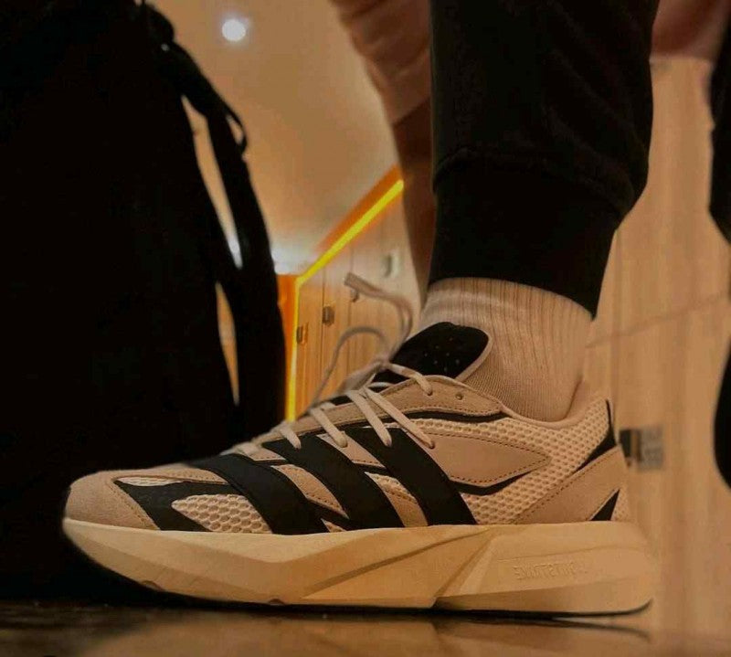 Adidas Lightblaze Sneakers Beige