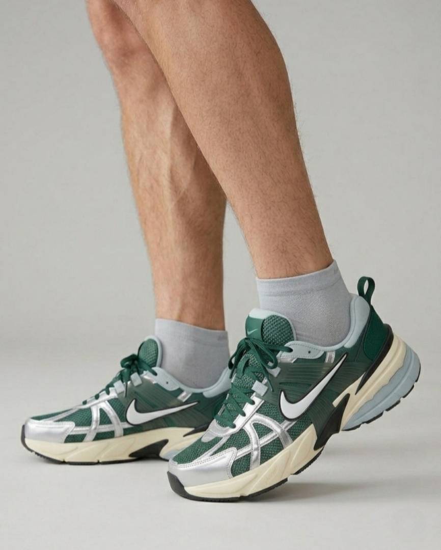 Nike V2K RUN VIBRANT GREEN