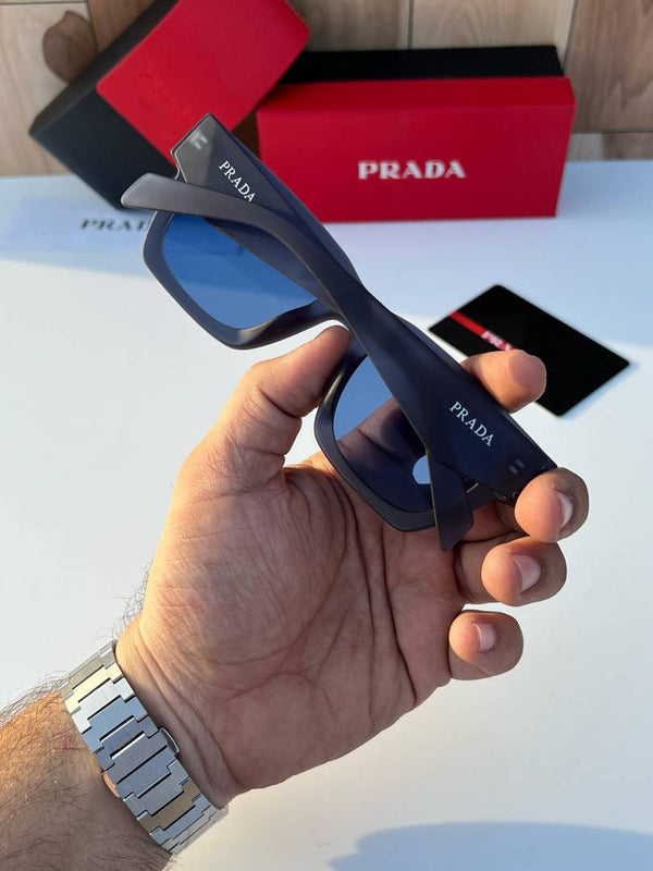 Prada_11_blue