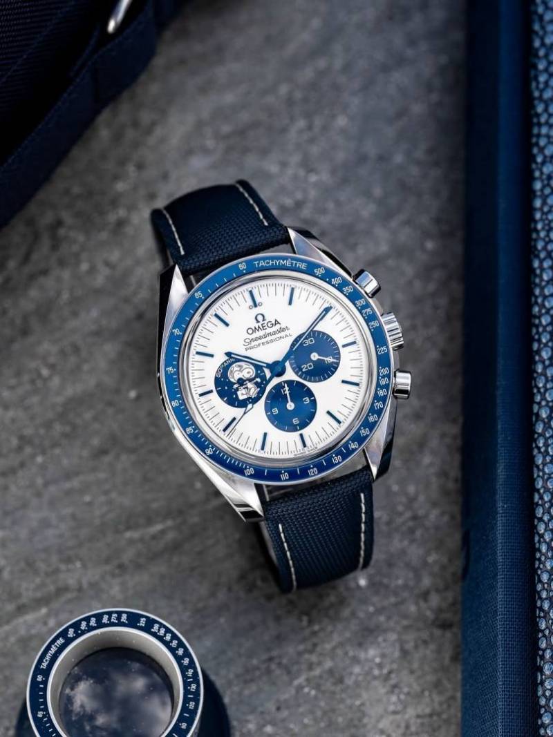 Omega speedmaster Snoopy 50Th Anniversary