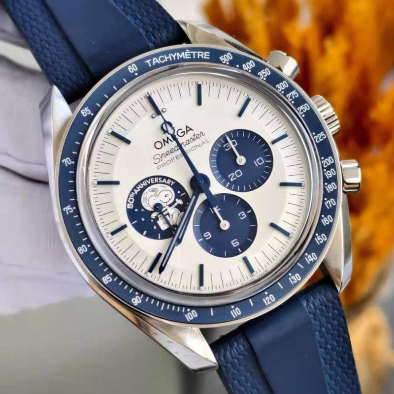 Omega speedmaster Snoopy 50Th Anniversary