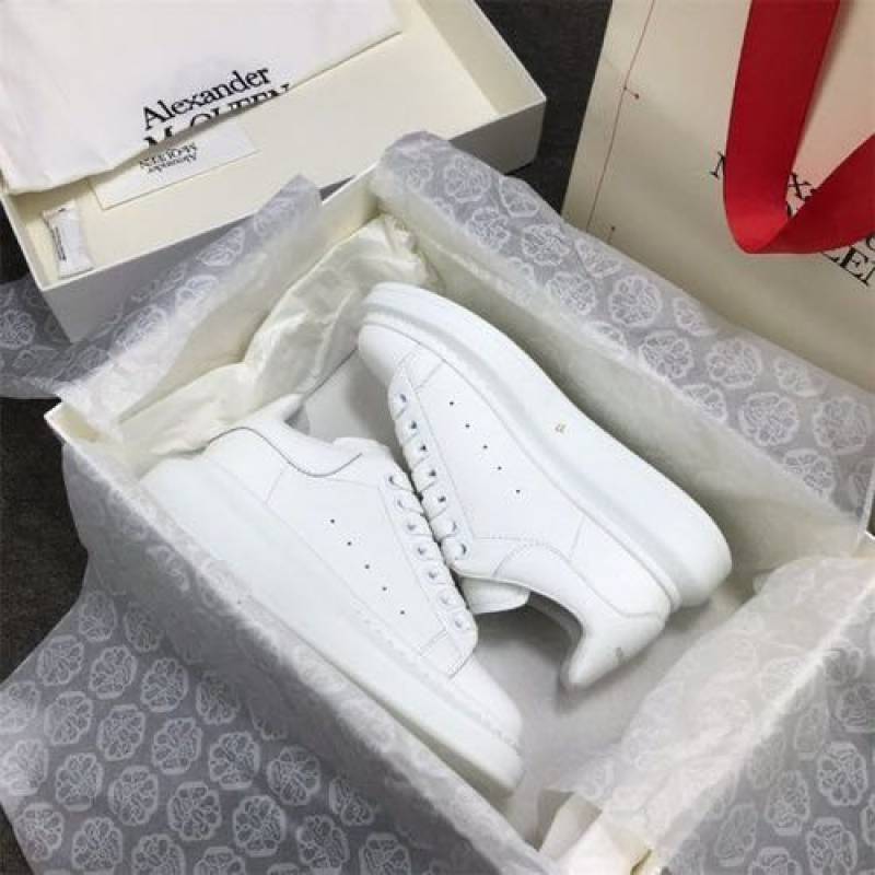 Alexandar McQueen Full White With All Accessories