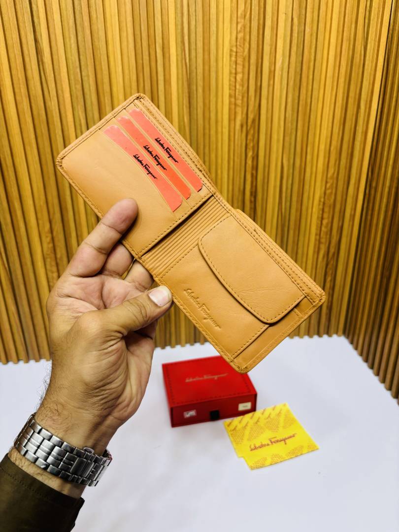 105 SF SALVATORE FERAGAMO PREMIUM QUALITY WALLET