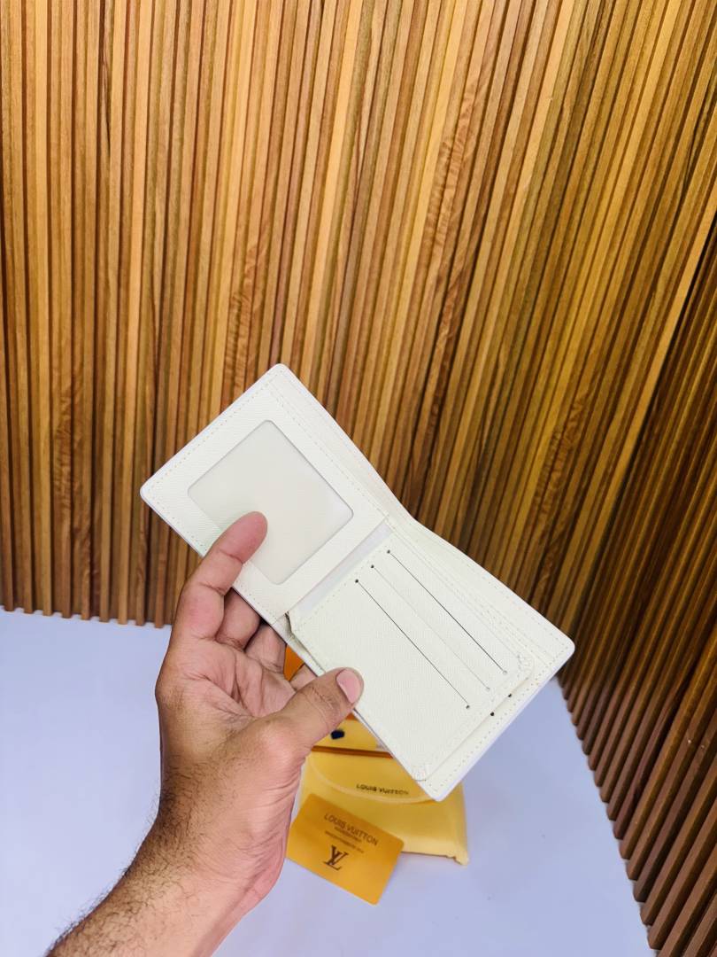 134 LV LOIUS VUTTON PREMIUM QUALITY WALLET