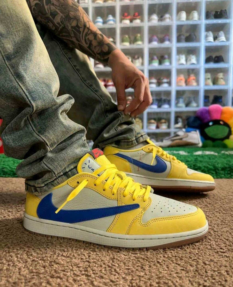 Nike Air jordan retro low x travis scott canary