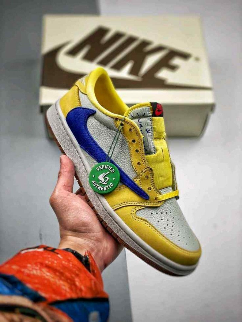 Nike Air jordan retro low x travis scott canary