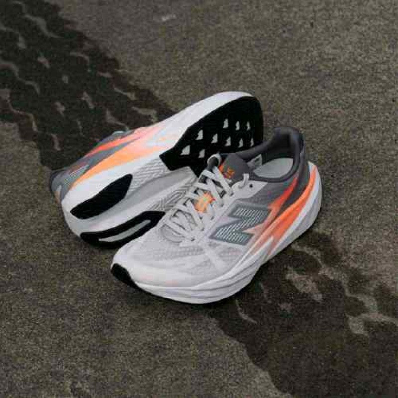 NEW BALENCEE FUELCELL REBEL V5 TCS NYC MARATHON 448