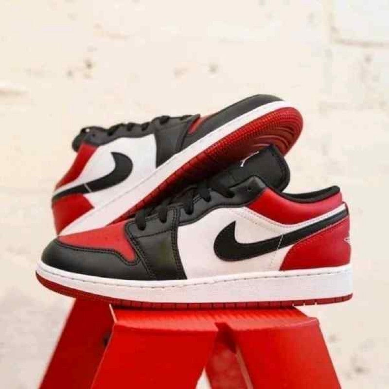 Nike Air Jordan 1 Low Bred Toe Semi UA
