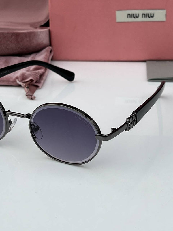 Miu_miu_1423_black_shaded