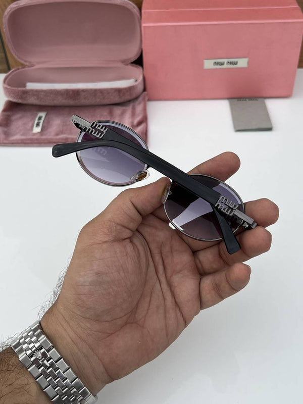 Miu_miu_1423_black_shaded
