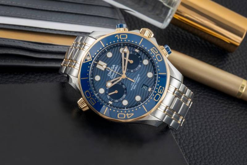 Omega Seamaster Diver 300M Co-Axial Master Chronometer Chronograph 2 ton copper blue