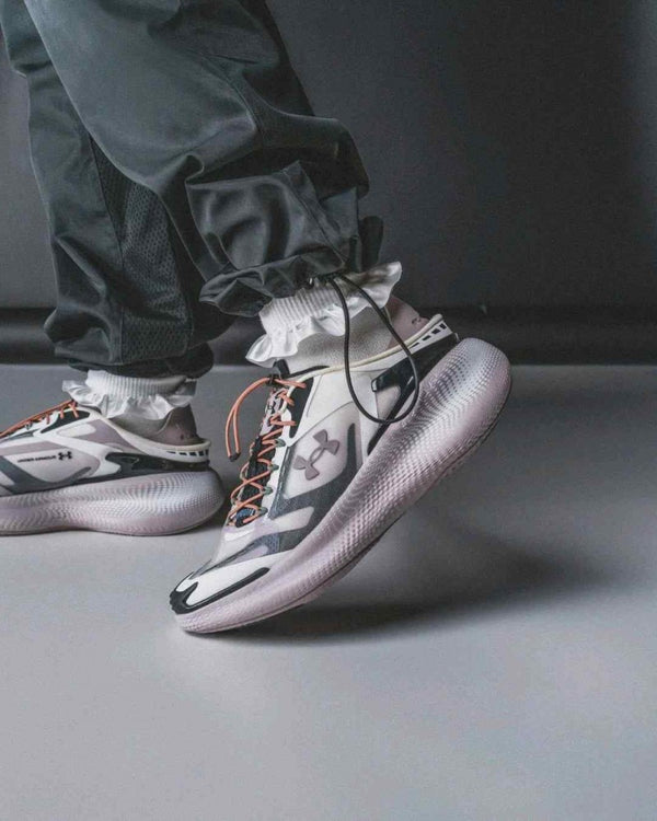 Under Armorr Echo SlipSpeed Gray Down Black 1072