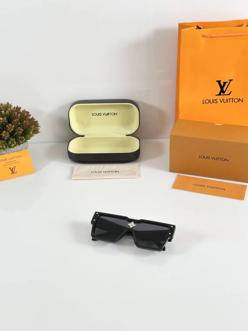 LV 6007 Black