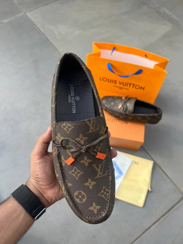 Louuis Vuiitton Leather Premium Loafer Browm