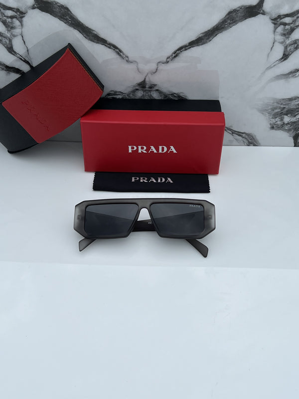 Prada_82_grey_black