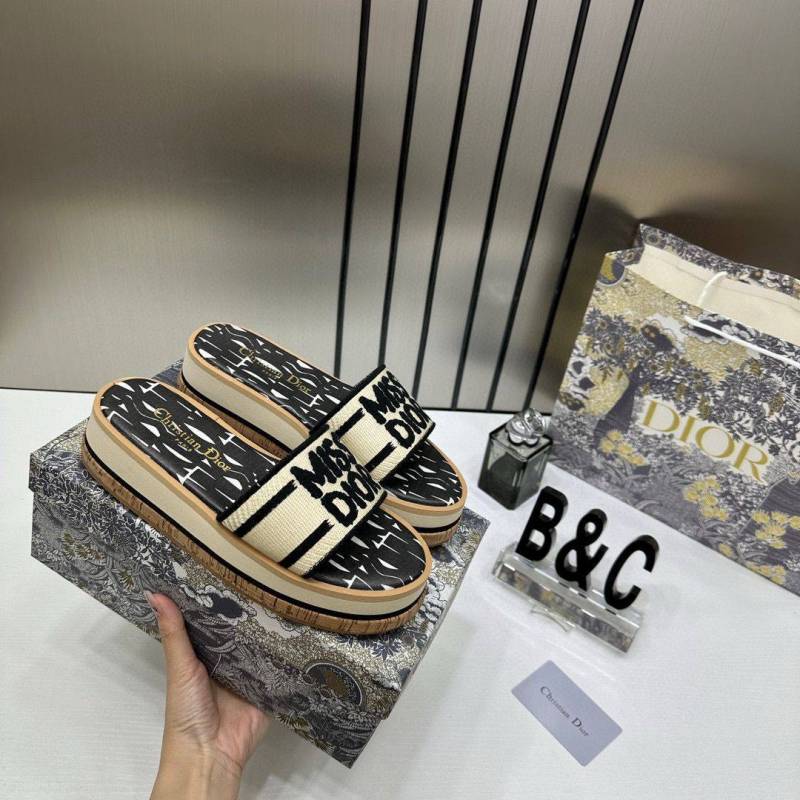 Dior on Sale Riverara Miss Diyorr Pump Black-White With Original Box & CarryBag